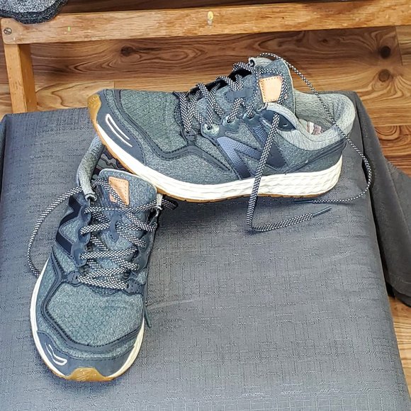 Mens New Balance Fresh Foam shoes- Size 9 - Picture 1 of 8